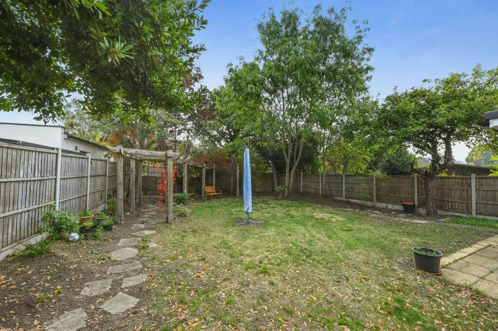 Wheatley Close, Hornchurch, RM11, photo 21