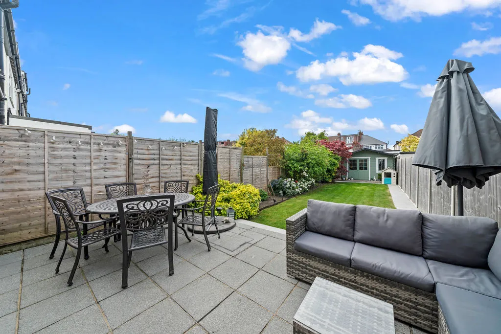 Elmstead Gardens, Worcester Park KT4 7BE, photo 15