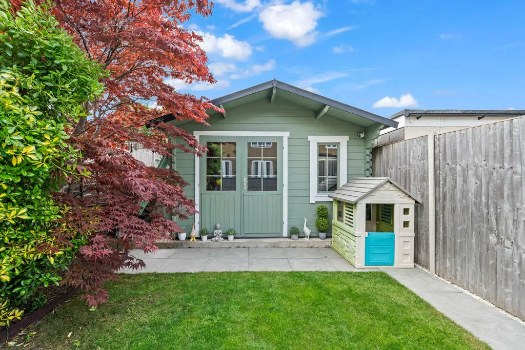 Elmstead Gardens, Worcester Park KT4 7BE, photo 17