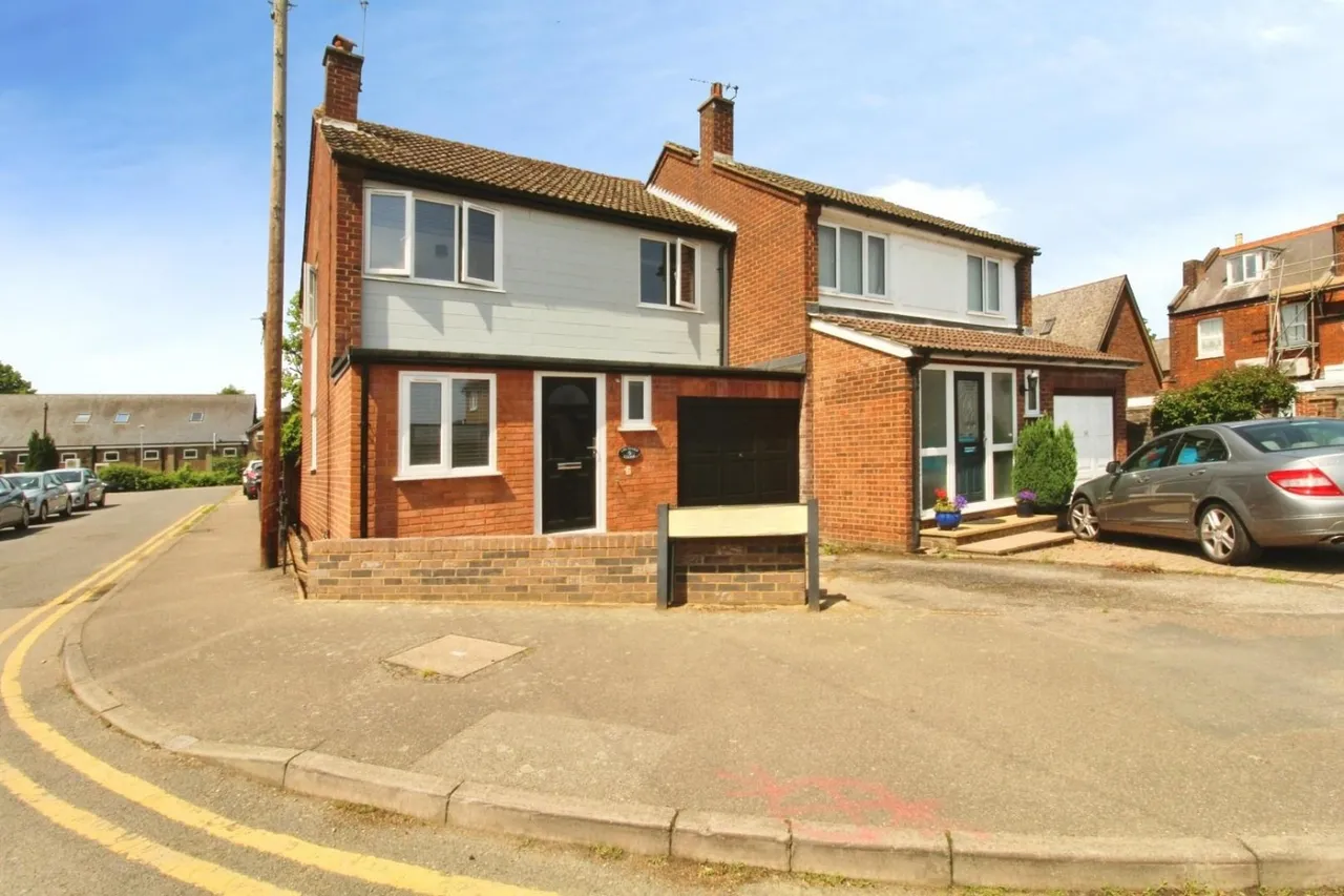 Orchard Close, Stanstead Abbotts, SG12, photo 25