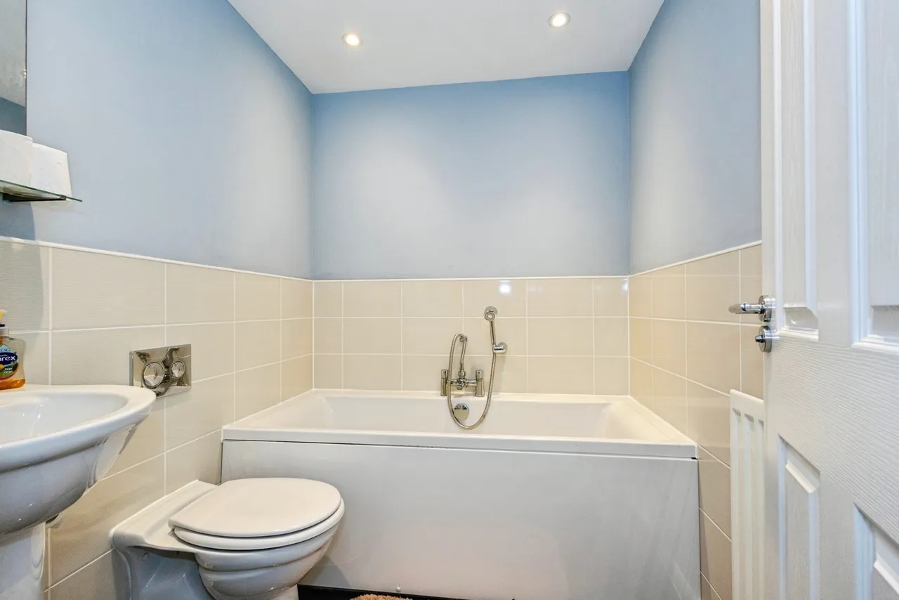Beckless Avenue, Clanfield, PO8, photo 12