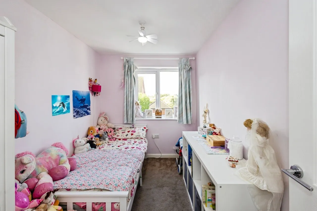 Beckless Avenue, Clanfield, PO8, photo 10