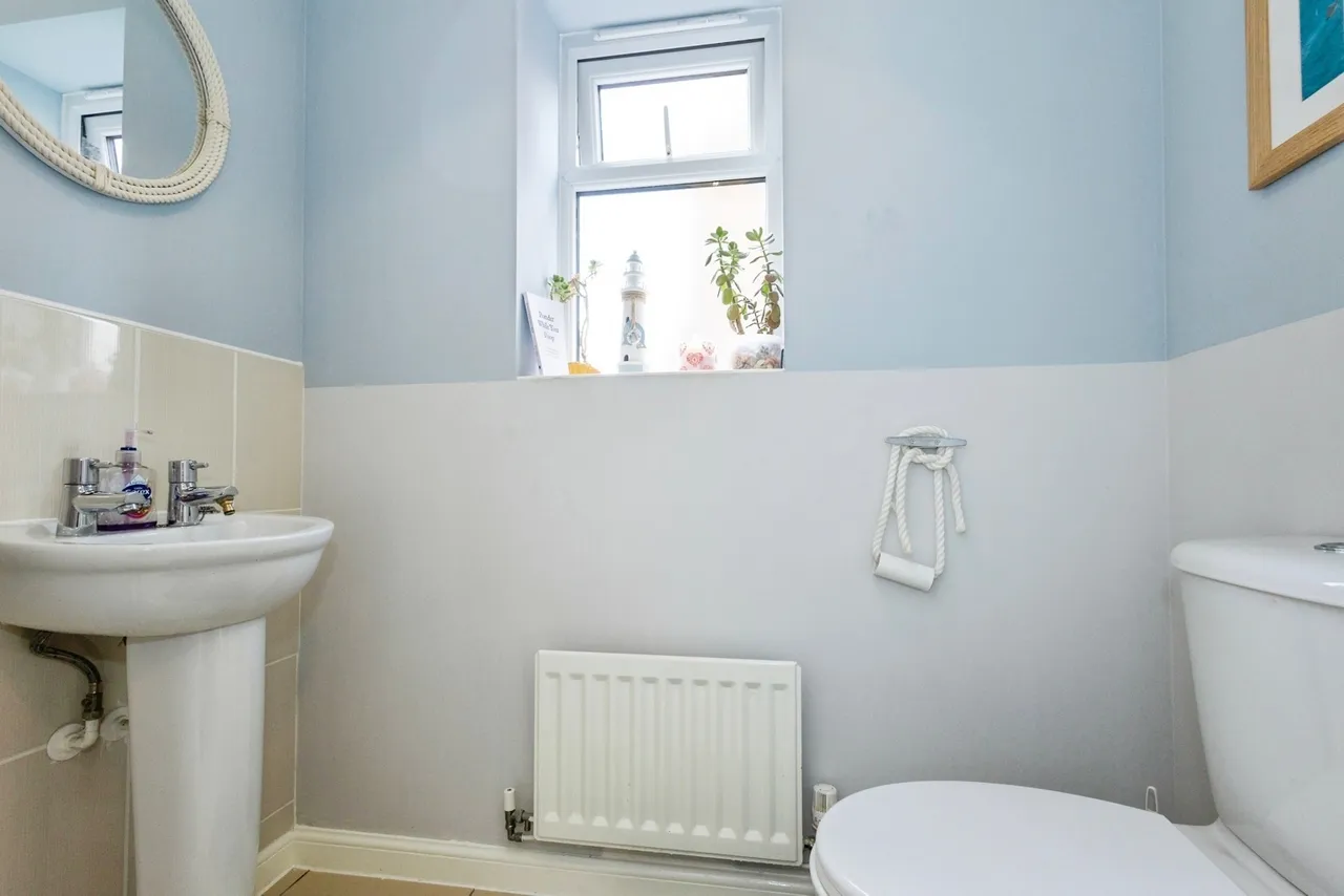 Beckless Avenue, Clanfield, PO8, photo 13