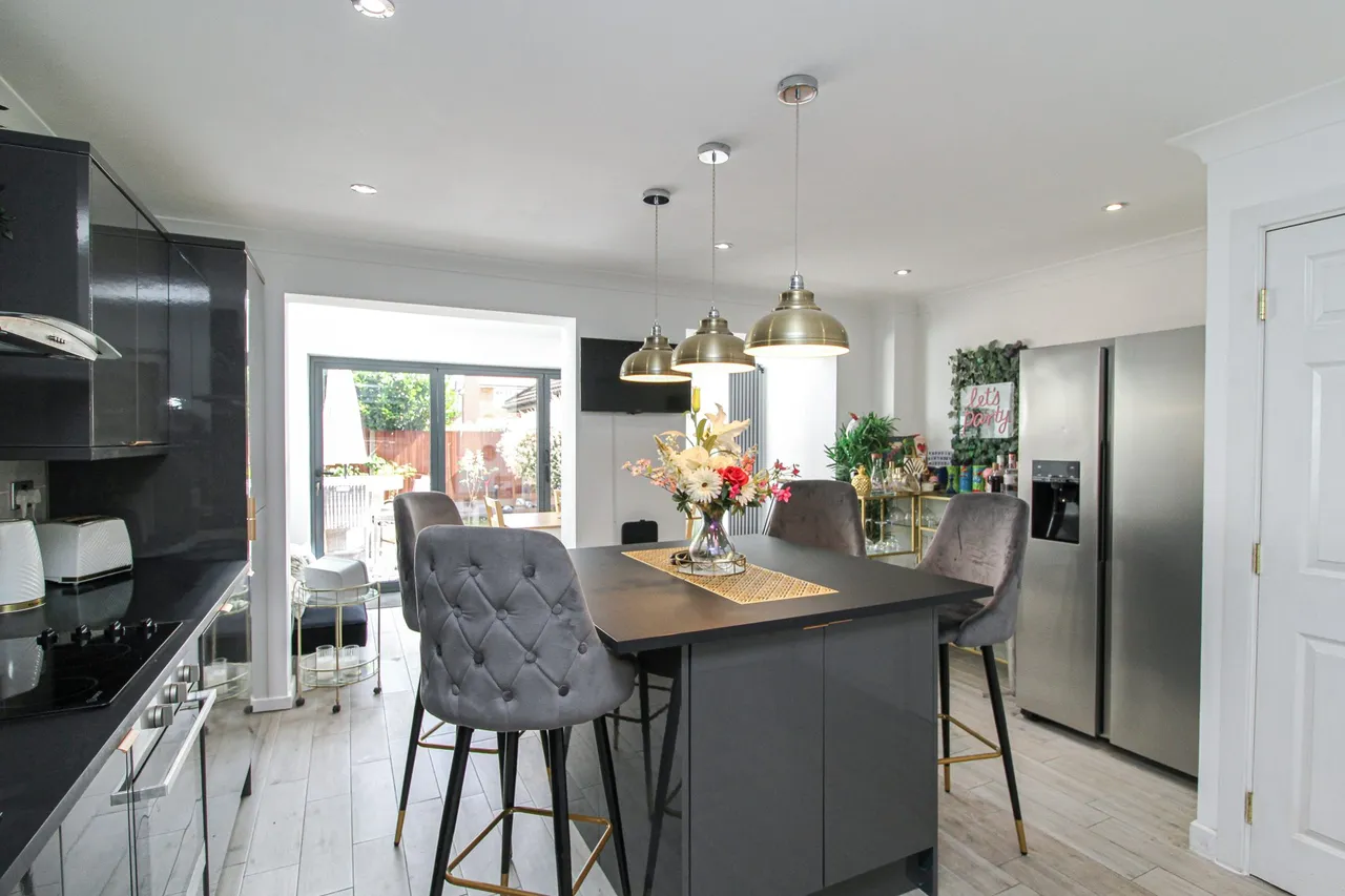 Melrose Close, Farnborough, GU14 9US, photo 3