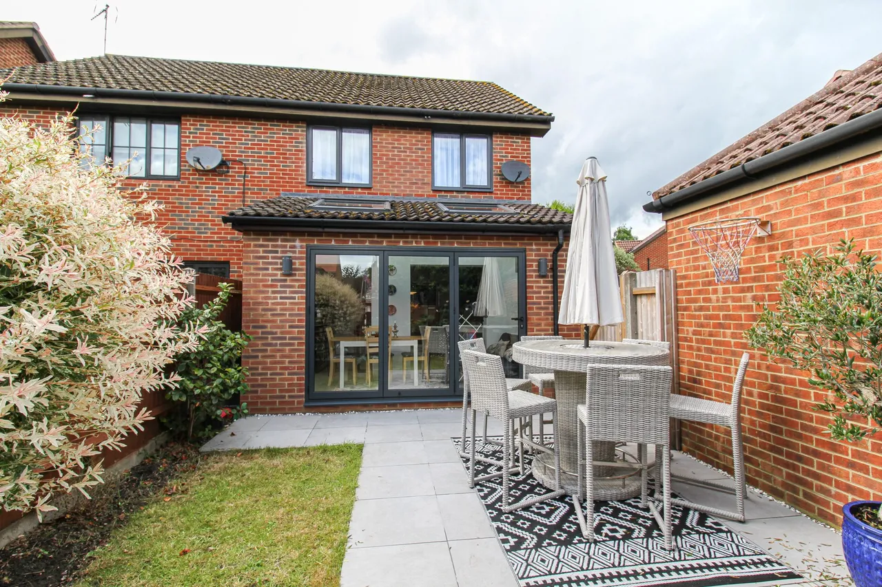 Melrose Close, Farnborough, GU14 9US, photo 13