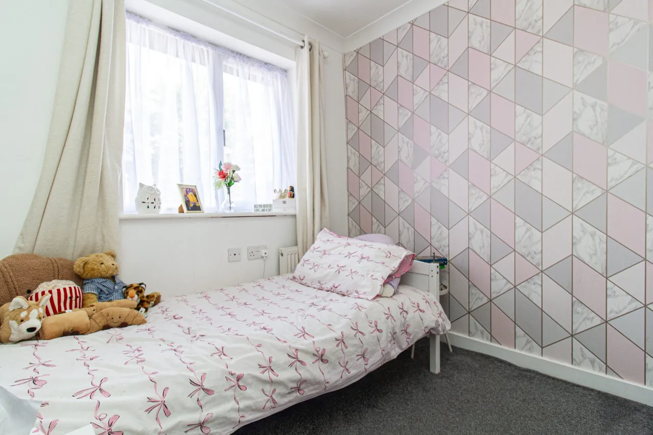 Melrose Close, Farnborough, GU14 9US, photo 11