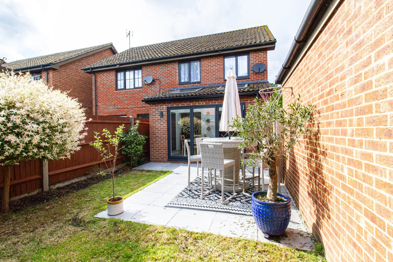Melrose Close, Farnborough, GU14 9US, photo 14