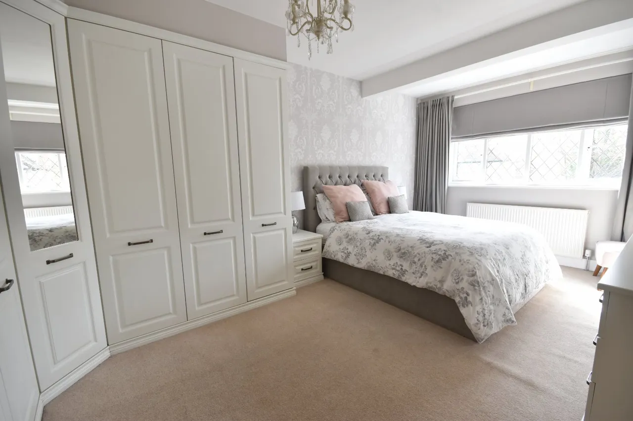 Upfield, Horley, RH6, photo 11