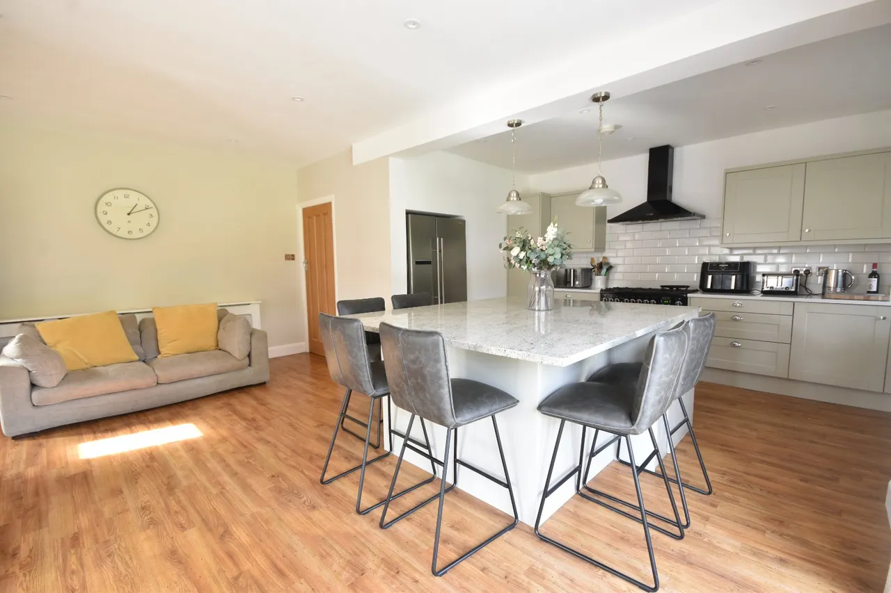 Upfield, Horley, RH6, photo 23