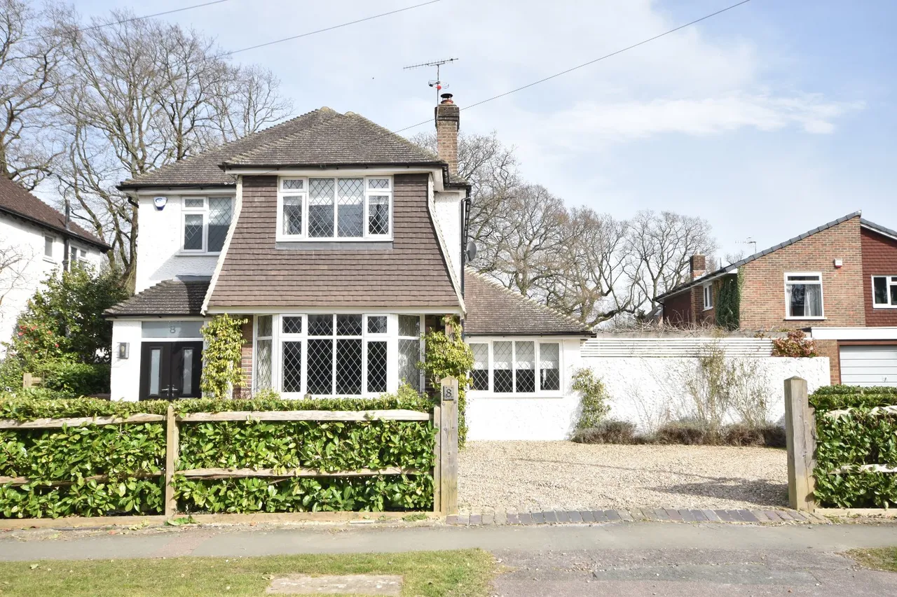 4 bed house for sale, Upfield, Horley, RH6