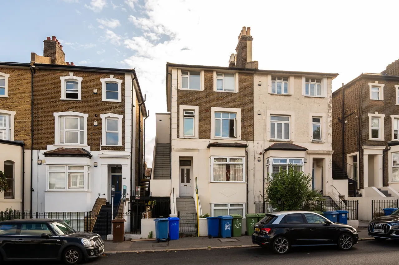 2 bed flat to rent — Flat 3, 307 Lordship Lane, London