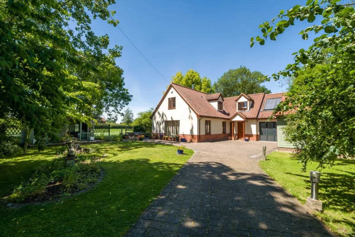 4 bed house for sale, Mellis Road, Yaxley, IP23