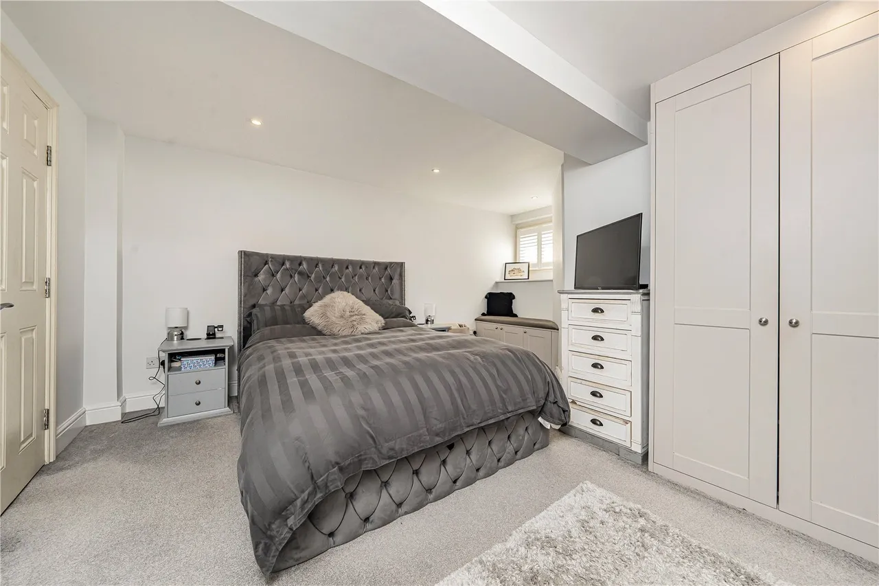 Upper Richmond Road, London, SW15, photo 13
