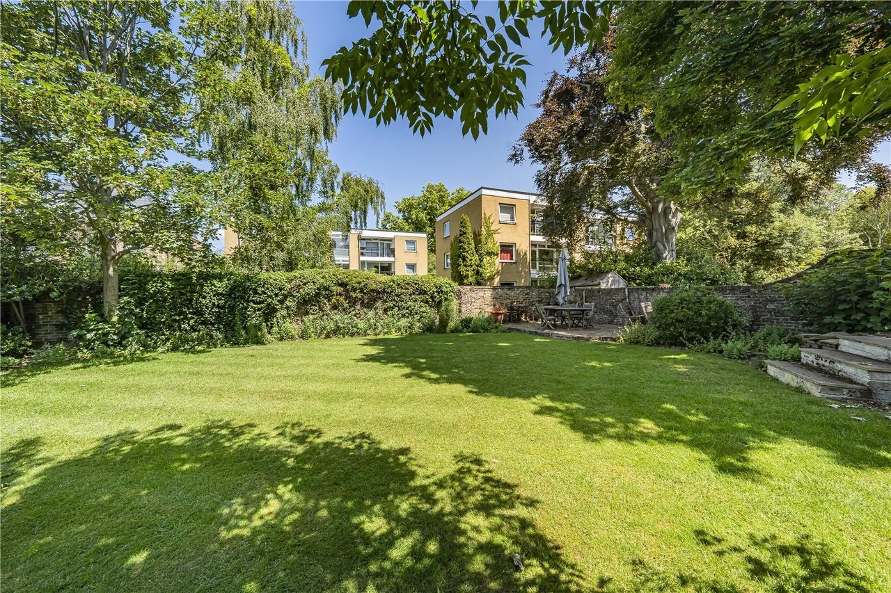 Upper Richmond Road, London, SW15, photo 8