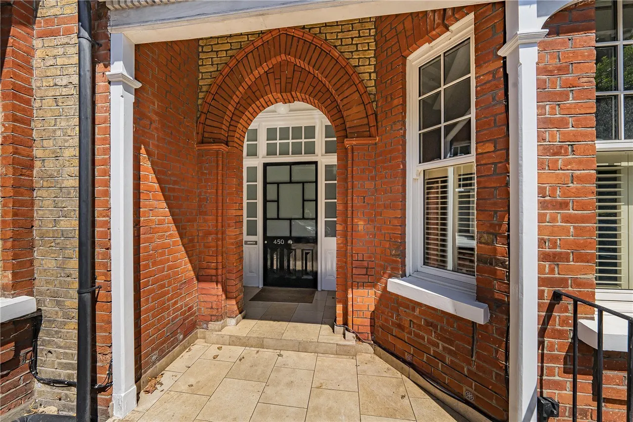 Upper Richmond Road, London, SW15, photo 10