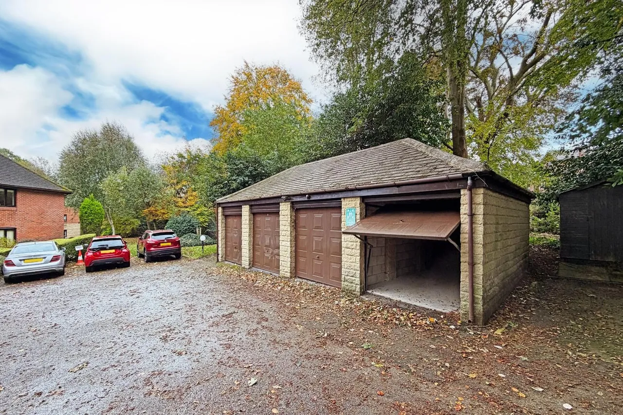 Ashley Road, Hale, WA14, photo 22