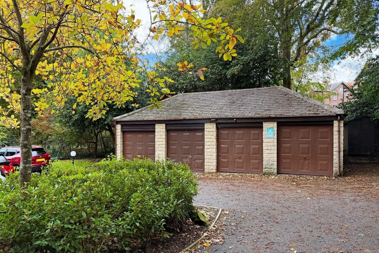 Ashley Road, Hale, WA14, photo 16