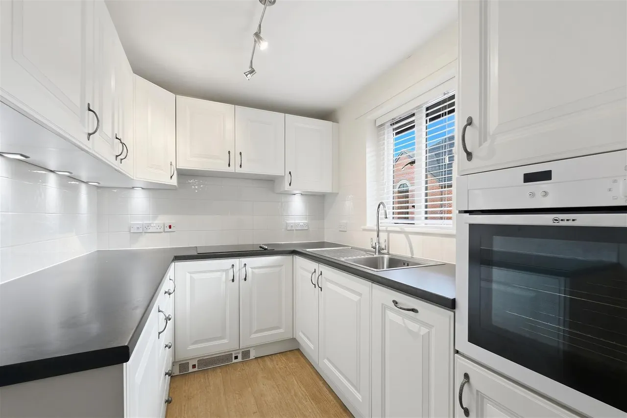Ashley Road, Hale, WA14, photo 3