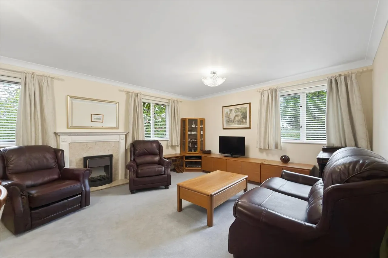 Ashley Road, Hale, WA14, photo 4