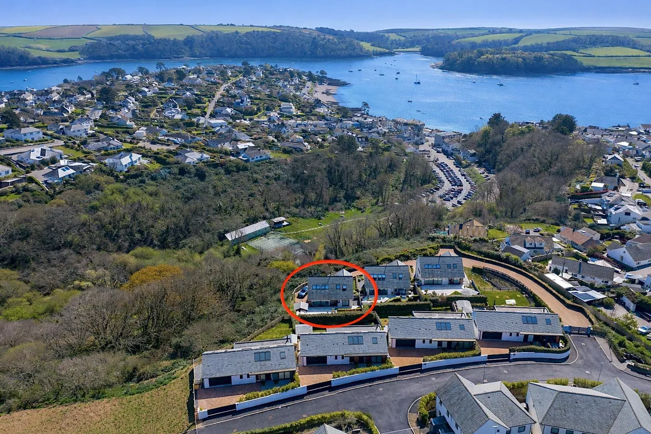 Spinnaker Drive, St Mawes, TR2, photo 33