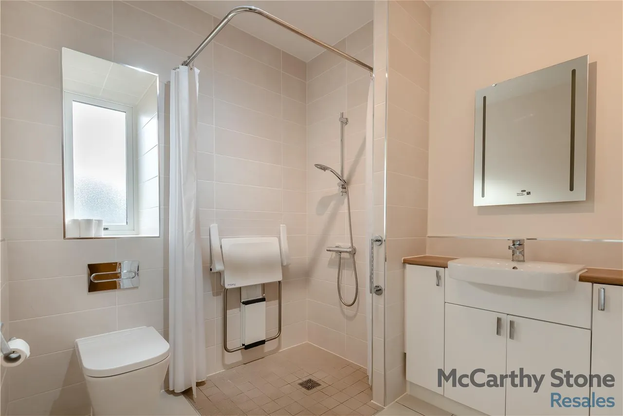 St. Ann Way, Gloucester, GL2, photo 9