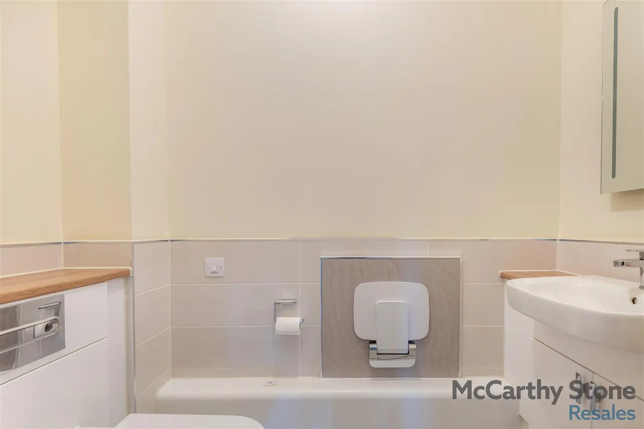 St. Ann Way, Gloucester, GL2, photo 13