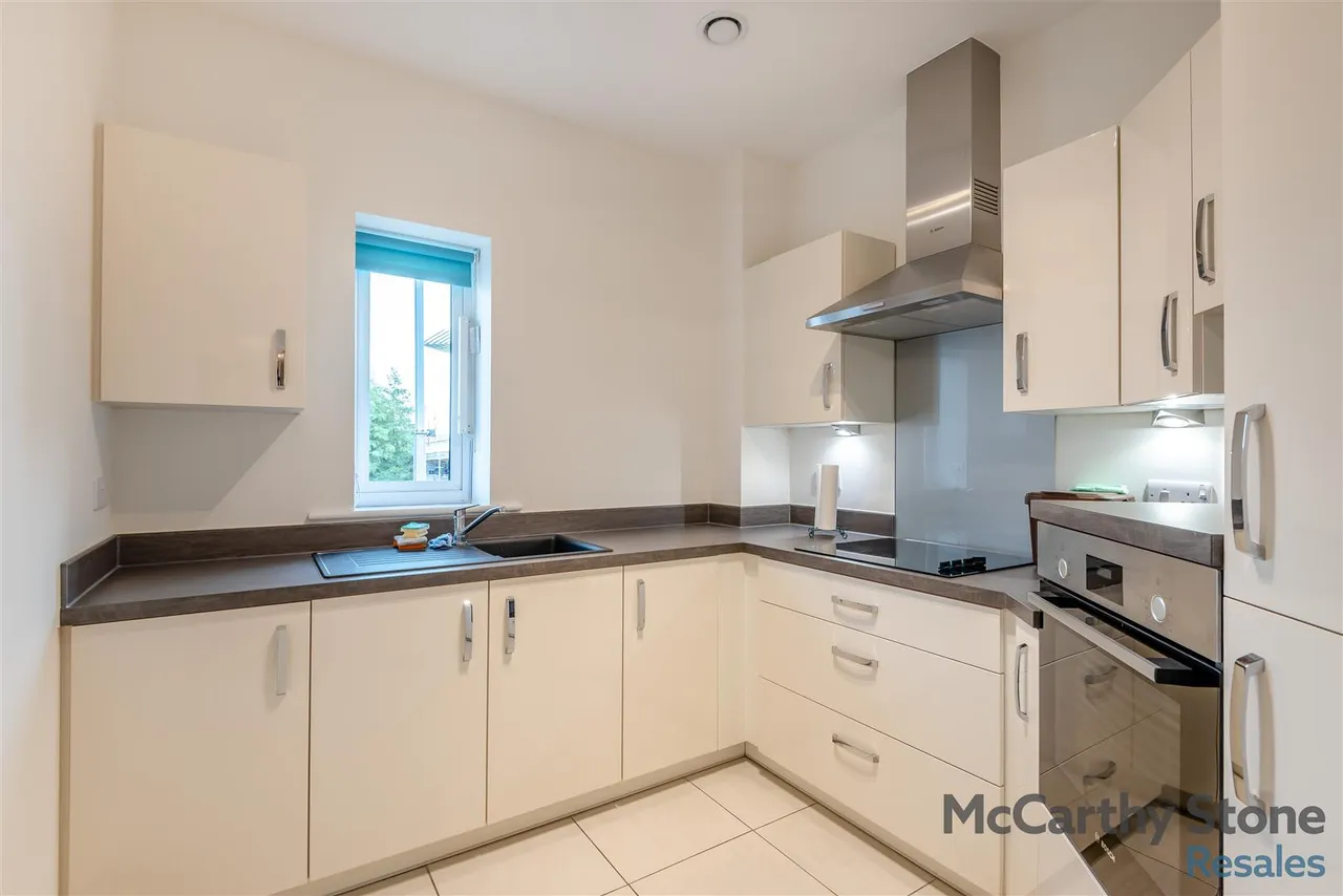 St. Ann Way, Gloucester, GL2, photo 10
