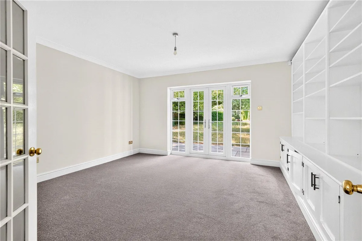 Whitethorn Close, Stoke Mandeville, HP22, photo 5