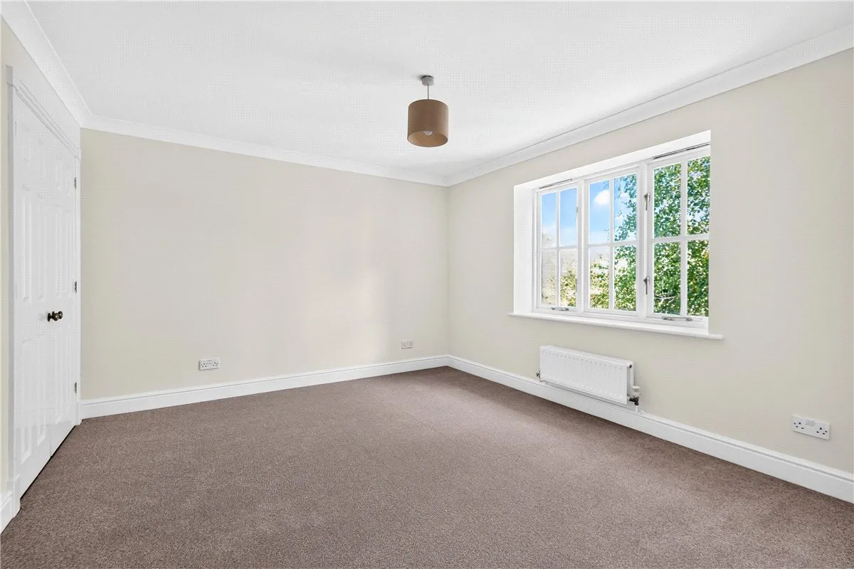 Whitethorn Close, Stoke Mandeville, HP22, photo 18