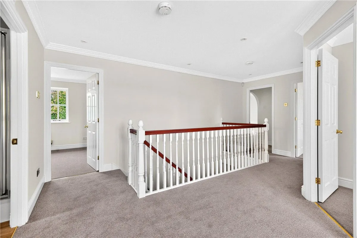 Whitethorn Close, Stoke Mandeville, HP22, photo 9