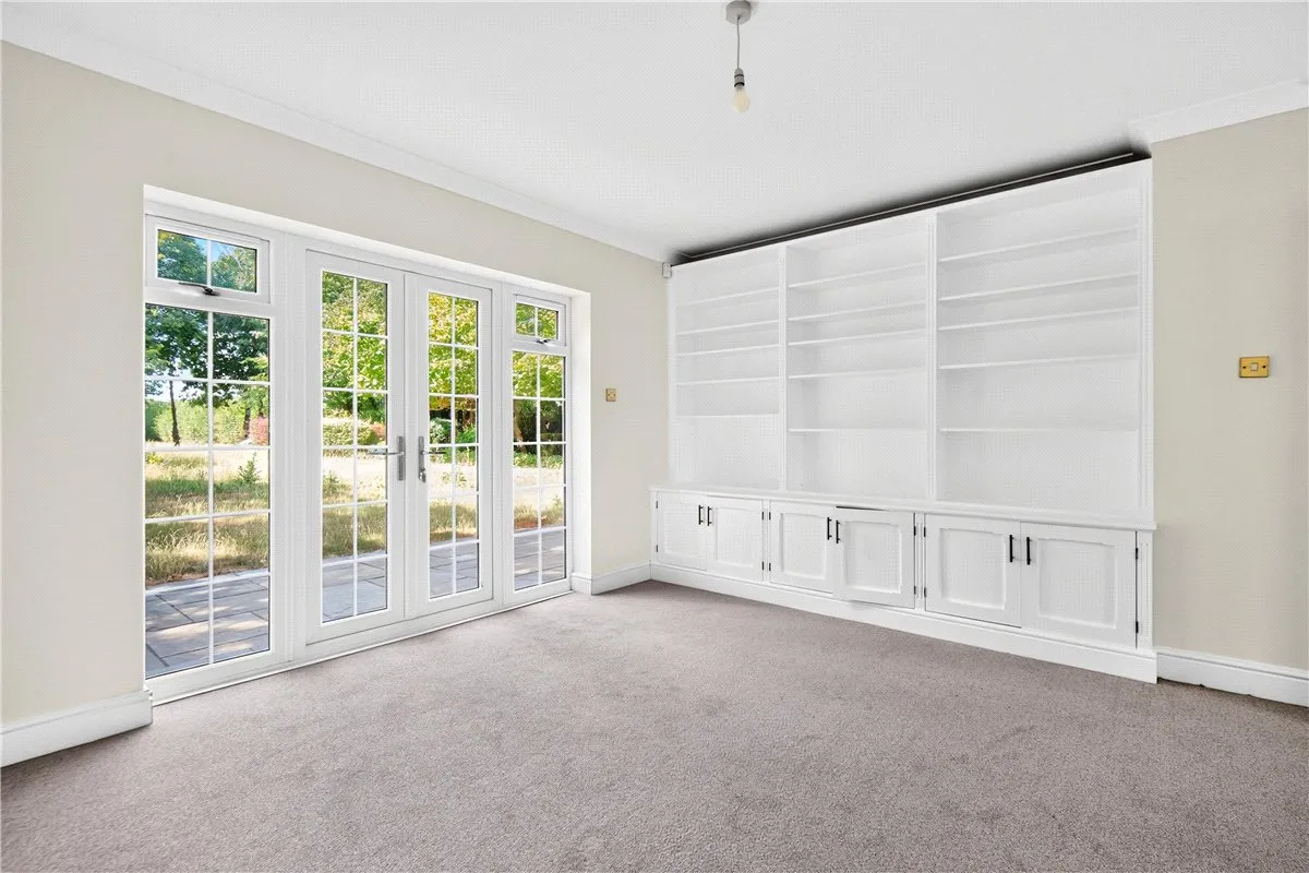 Whitethorn Close, Stoke Mandeville, HP22, photo 4