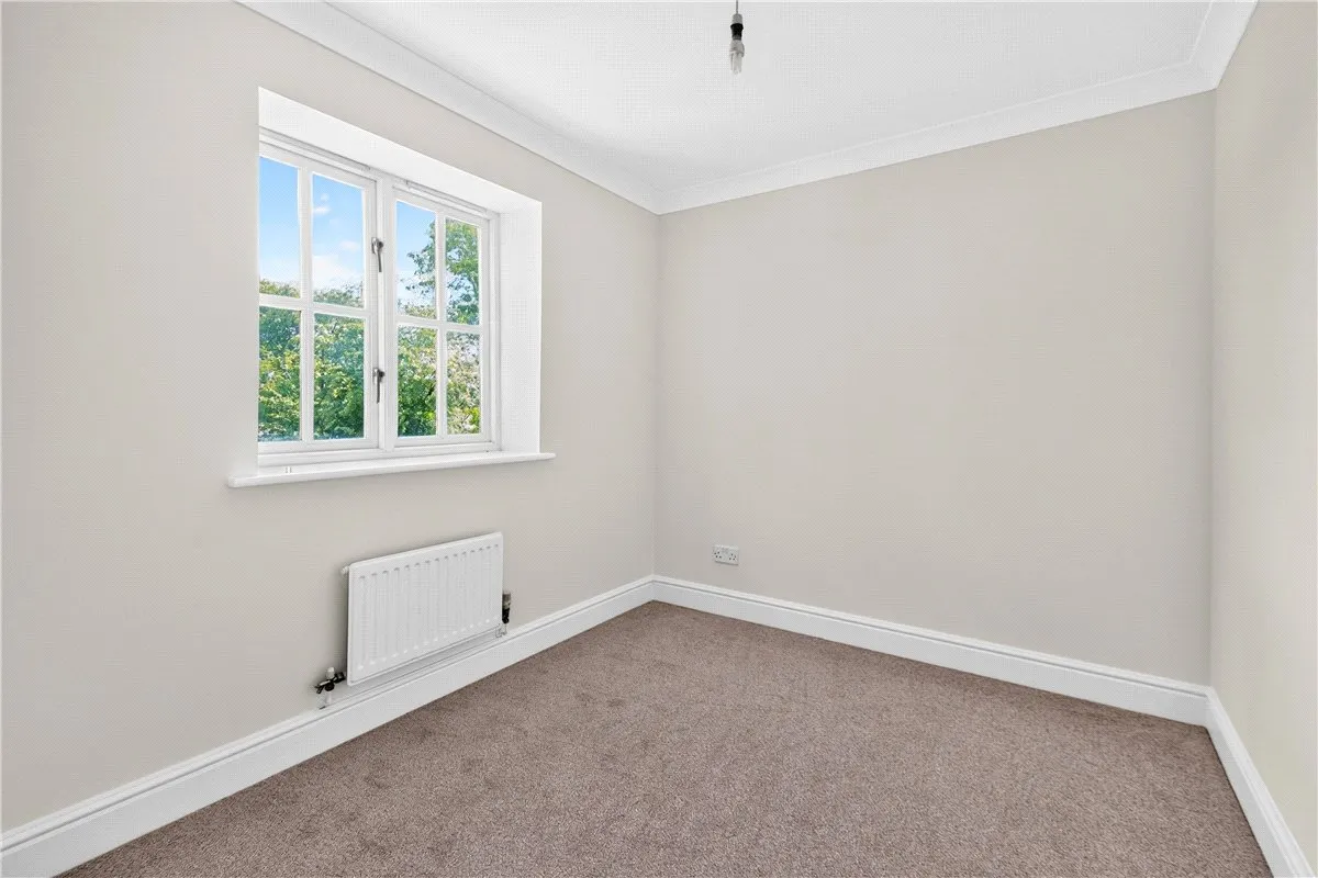 Whitethorn Close, Stoke Mandeville, HP22, photo 11