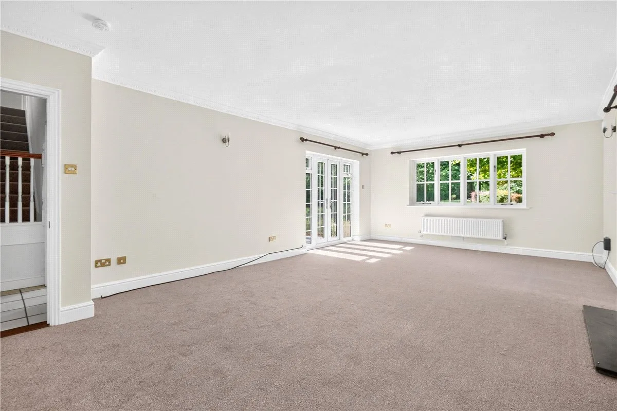 Whitethorn Close, Stoke Mandeville, HP22, photo 8