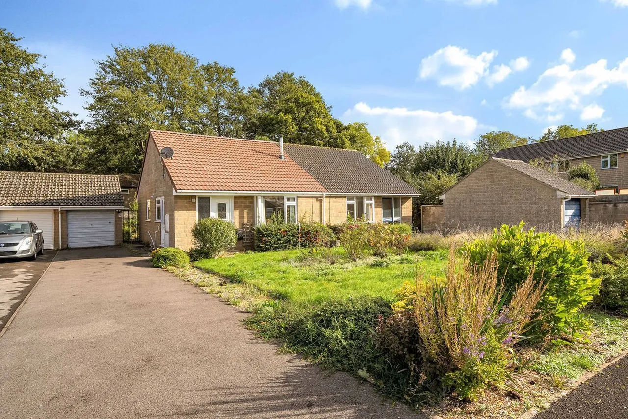 2 bed house for sale, Wheeler Grove, Wells, BA5