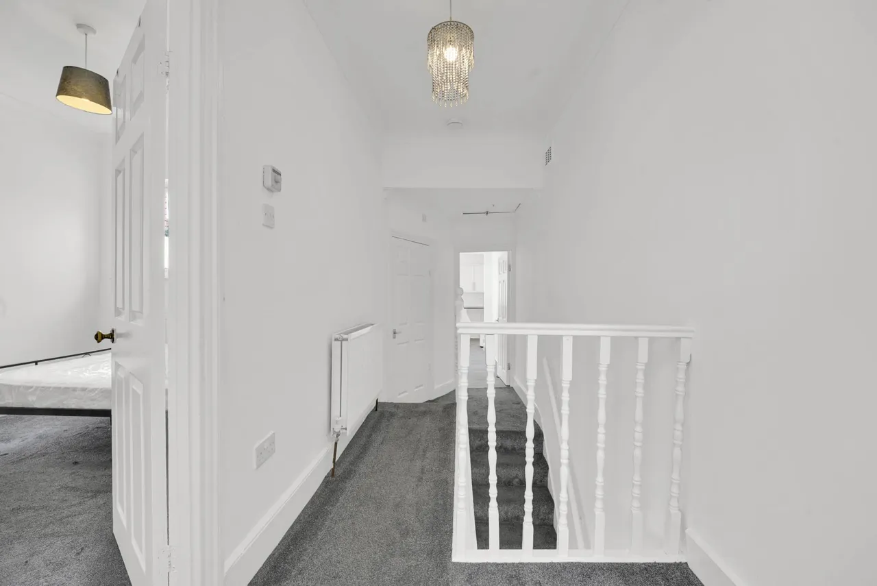 Vicarage Road, London, E10, photo 6