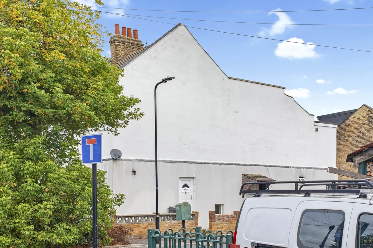 Vicarage Road, London, E10, photo 10