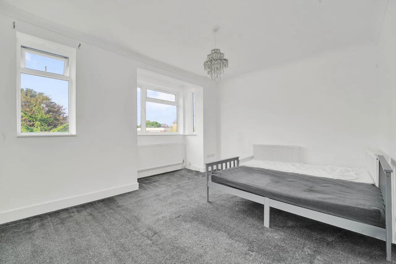 Vicarage Road, London, E10, photo 2