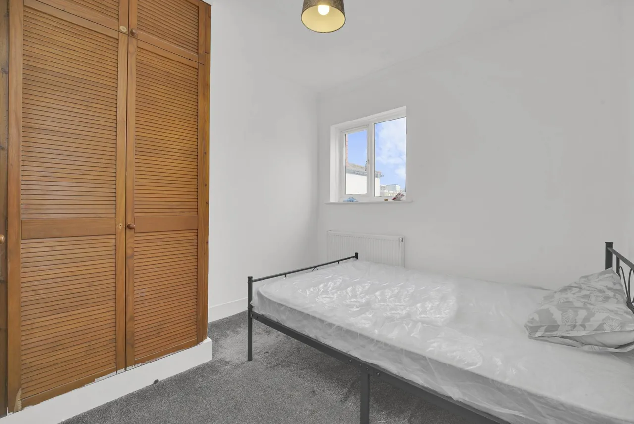 Vicarage Road, London, E10, photo 5