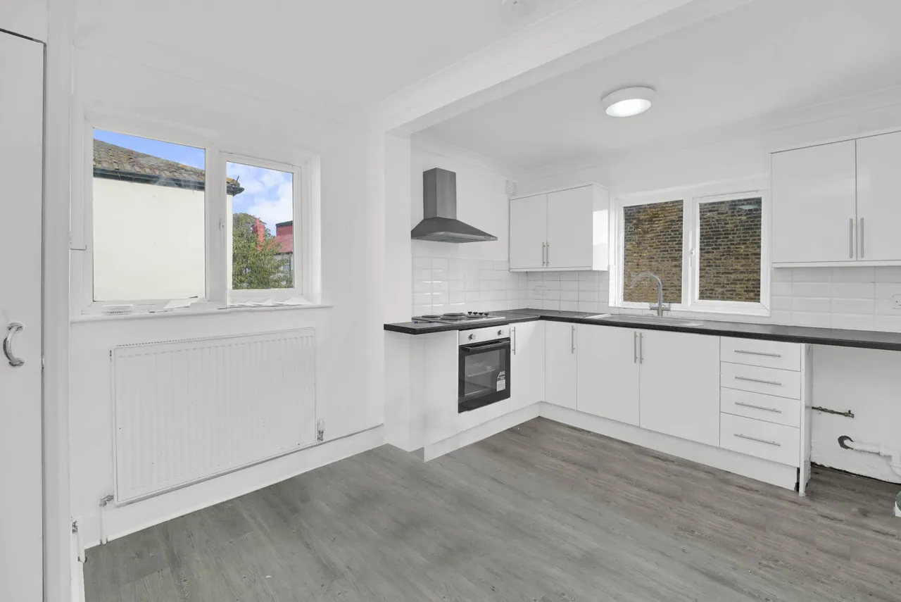 Vicarage Road, London, E10, photo 8