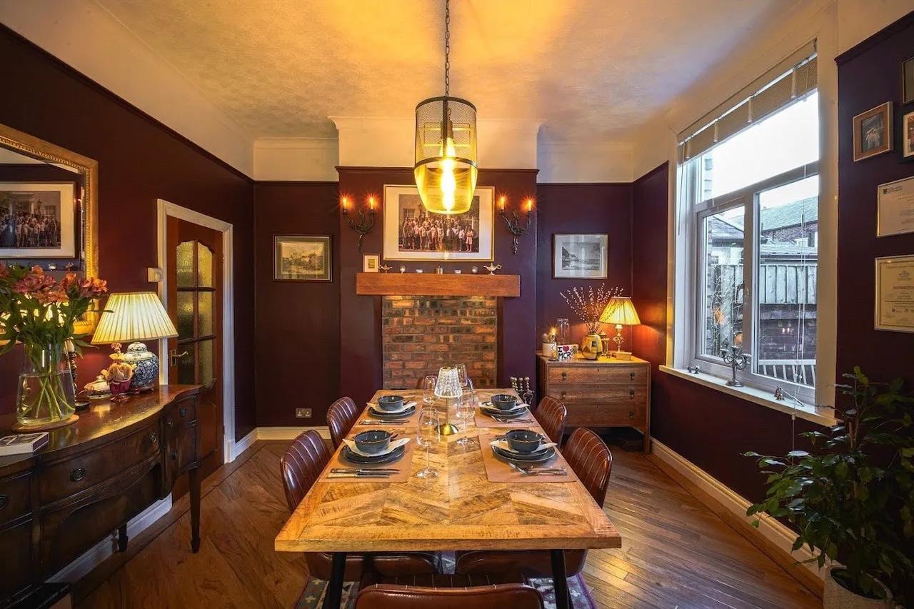 Coronation Avenue, Gee Cross, Cheshire, SK14, photo 5