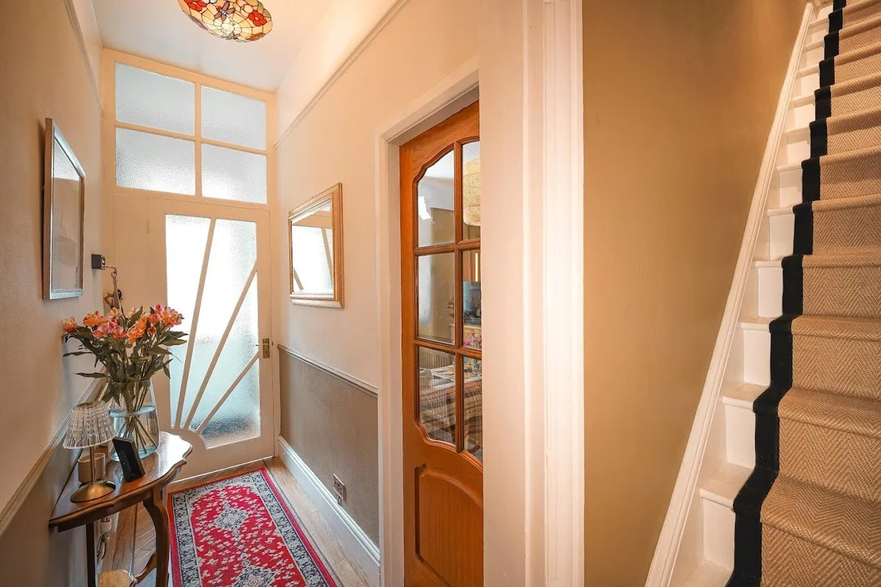 Coronation Avenue, Gee Cross, Cheshire, SK14, photo 9