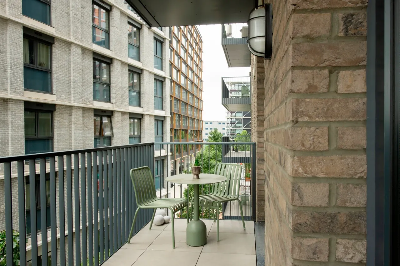 Moat Street, London, SW11, photo 3