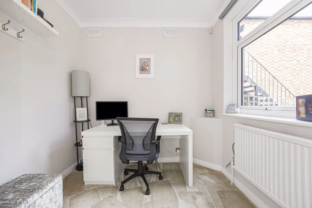 Parkview Road, London, photo 7