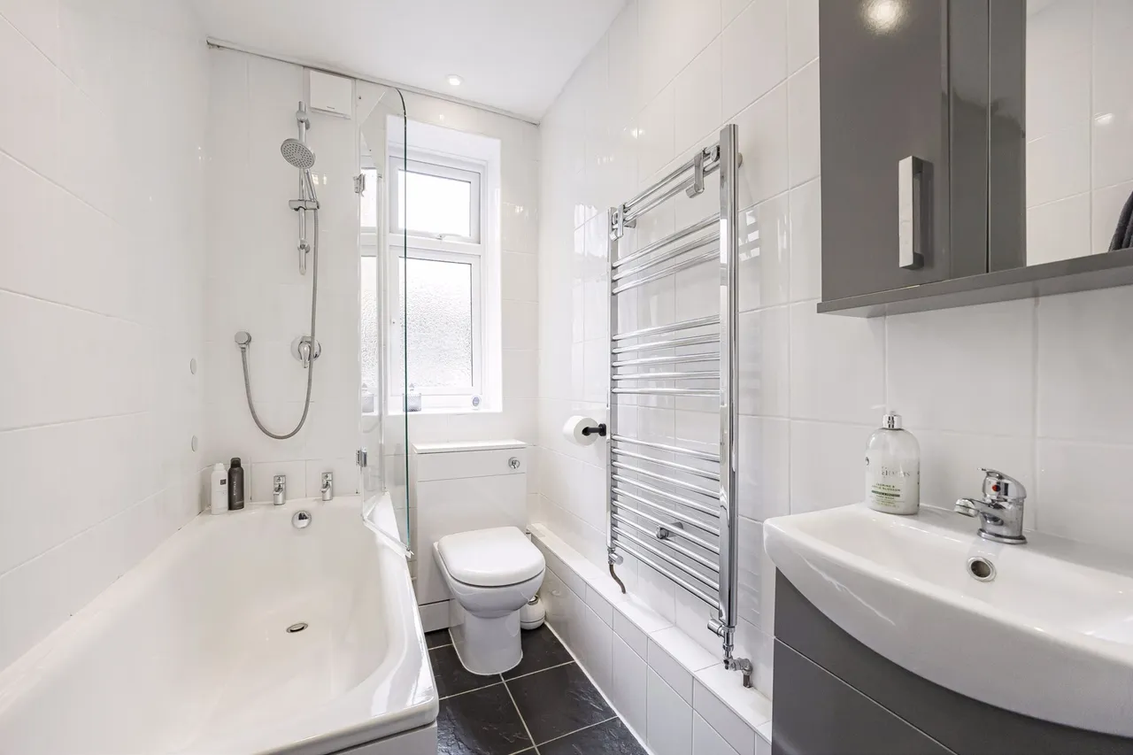 Parkview Road, London, photo 9