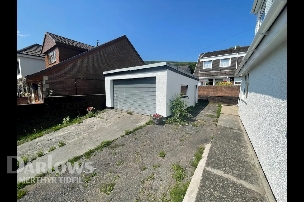 Hillside Close, Merthyr Tydfil, photo 2