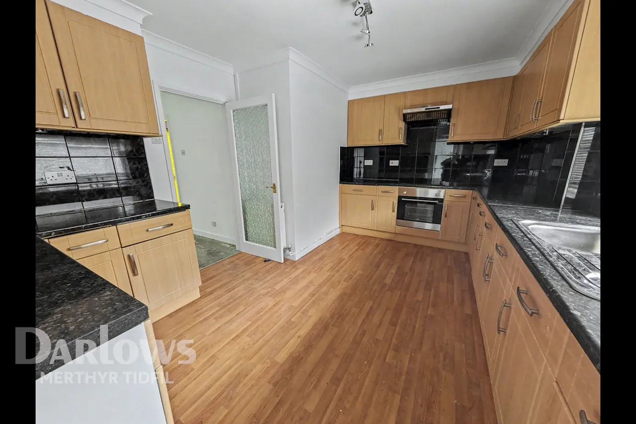 Hillside Close, Merthyr Tydfil, photo 12