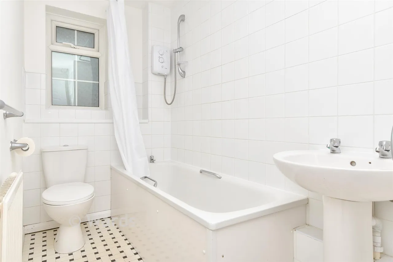 Gatcombe Close, Walderslade, ME5, photo 8