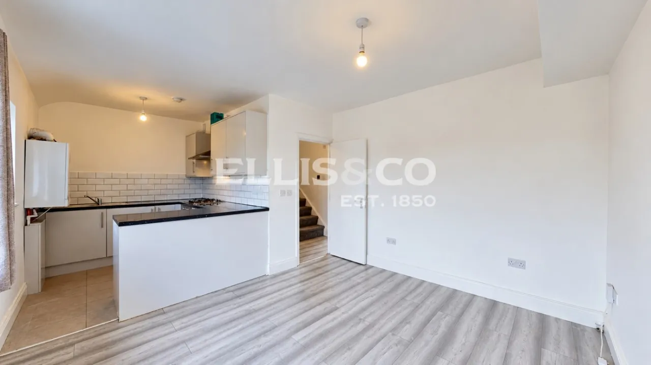 Costons Lane, Greenford, UB6, photo 4
