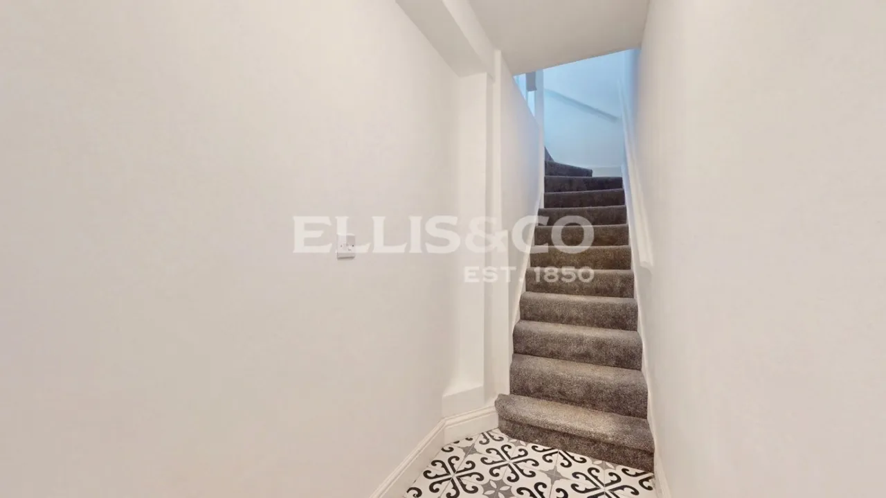 Costons Lane, Greenford, UB6, photo 11