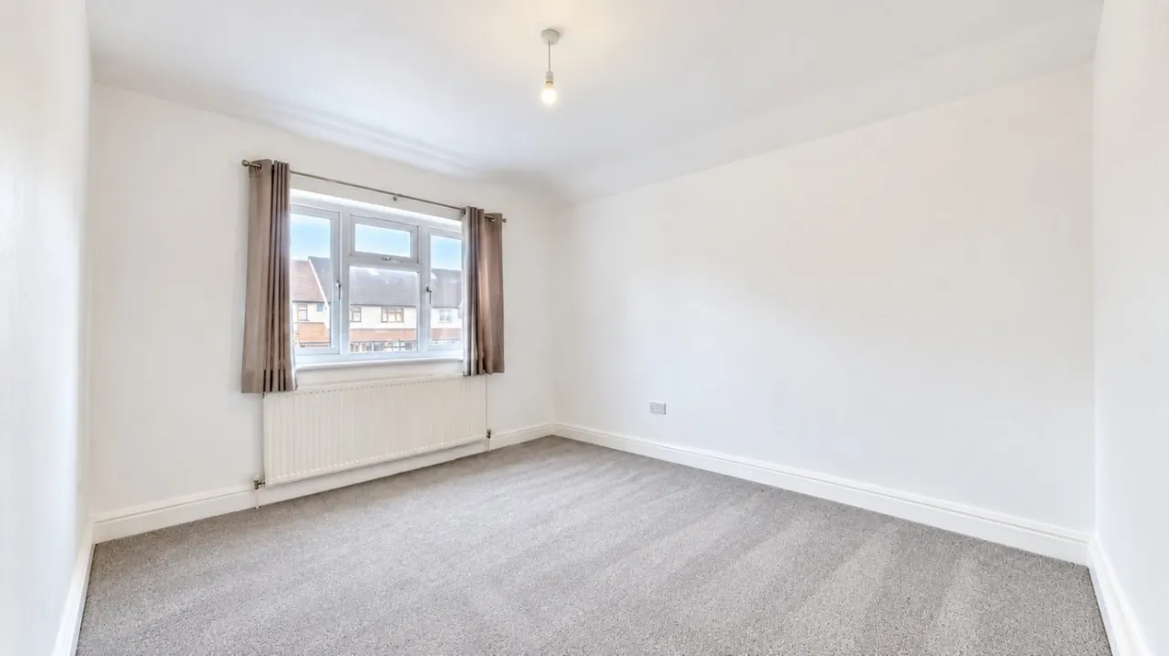 Costons Lane, Greenford, UB6, photo 6
